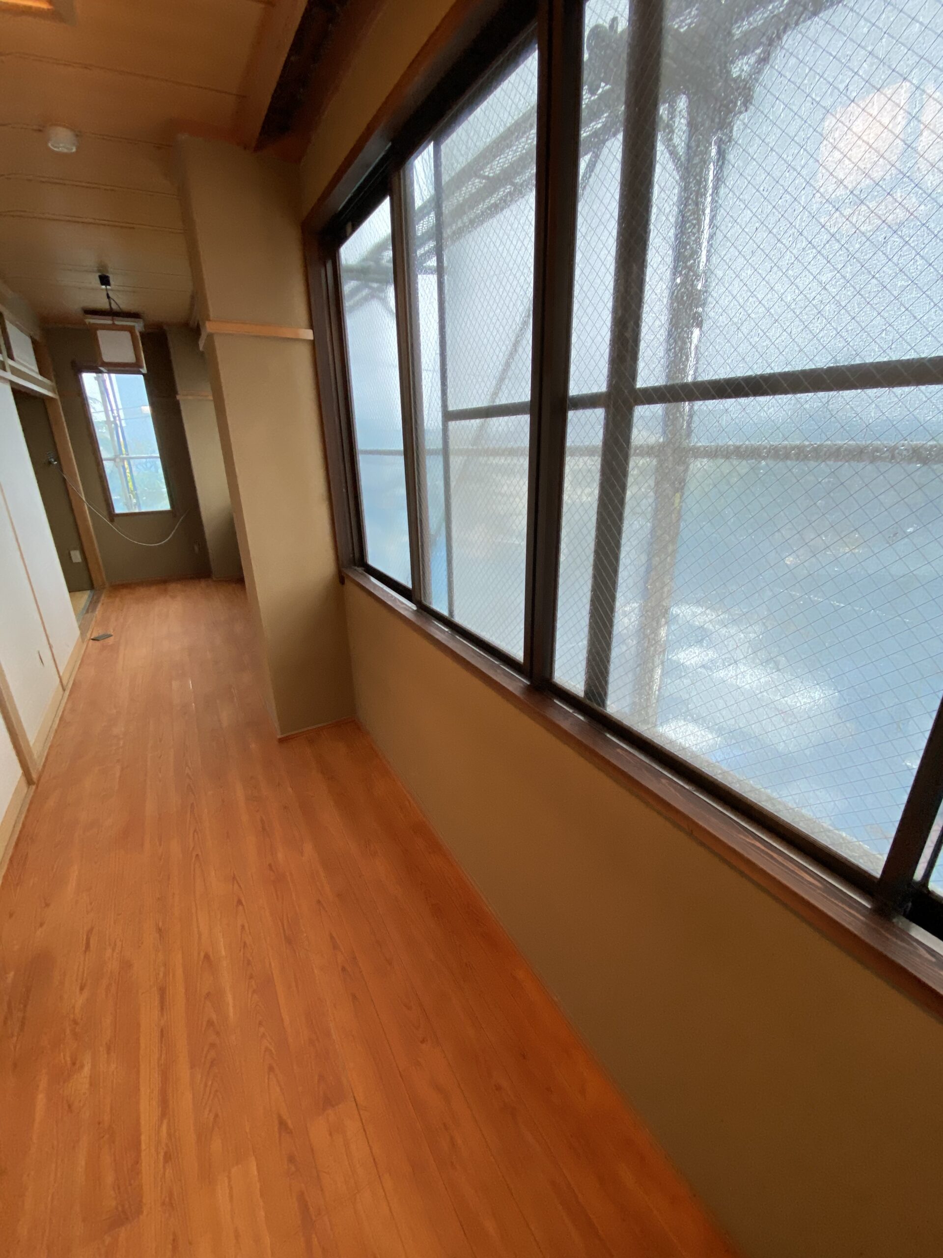 習志野周辺で外壁・内装・屋根塗装をお考えの方はsasakifactoryへ！】フローリング塗装編